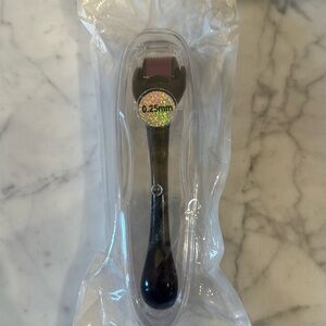 MT Facial Roller
